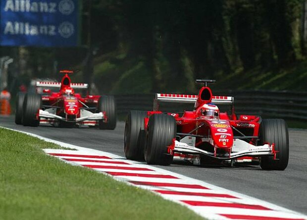 Titel-Bild zur News: Rubens Barrichello und Michael Schumacher