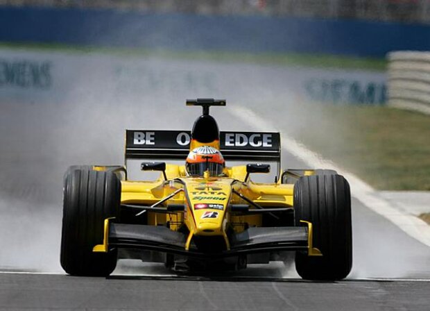 Narain Karthikeyan (Jordan-Toyota EJ15) Narain Karthikeyan (Jordan-Toyota EJ15)
