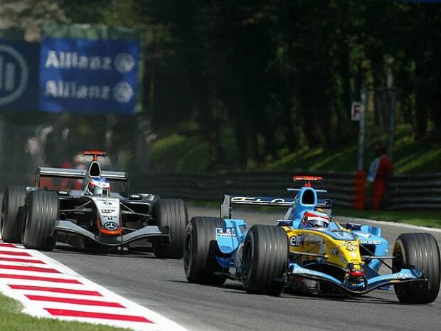 Fernando Alonso vor Kimi Räikkönen Fernando Alonso vor Kimi Räikkönen