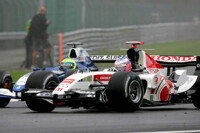 Jenson Button vor Felipe Massa