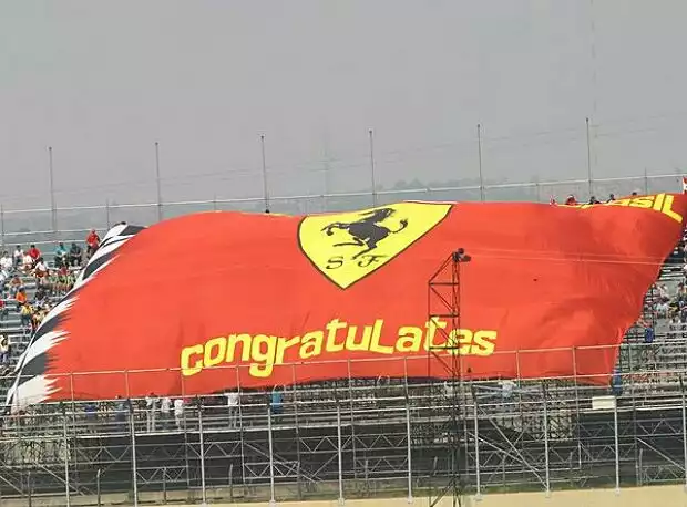 Ferrari-Flagge Titel-Bild zur News: Ferrari-Flagge