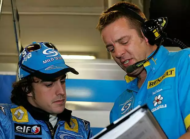 Fernando Alonso und sein Renningenieur Rod Nelson Titel-Bild zur News: Fernando Alonso und sein Renningenieur Rod Nelson