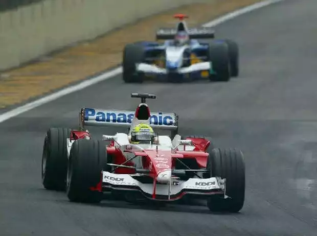 Ralf Schumacher vor Jacques Villeneuve Titel-Bild zur News: Ralf Schumacher vor Jacques Villeneuve