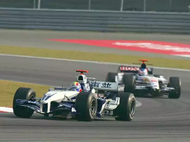 Mark Webber vor Jenson Button Titel-Bild zur News: Mark Webber vor Jenson Button