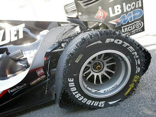 Reifenschaden bei Minardi-Cosworth