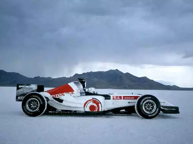 Titel-Bild zur News: BAR-Honda in der Salzwüste Bonneville in Utah