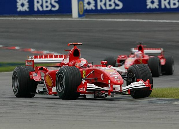 Michael Schumacher vor Rubens Barrichello