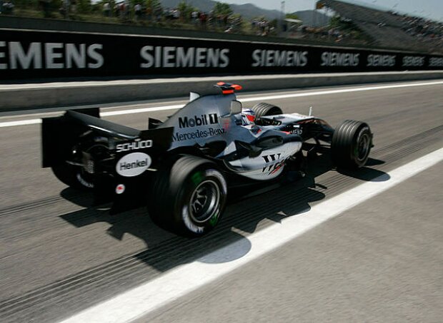 Kimi Räikkönen (McLaren-Mercedes MP4-20) Kimi Räikkönen (McLaren-Mercedes MP4-20)