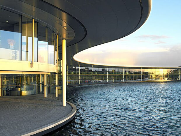 Titel-Bild zur News: McLaren-Mercedes-Fabrik in Woking