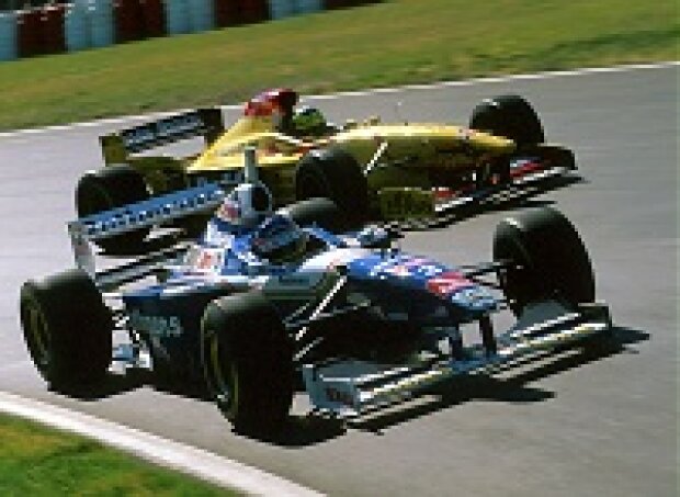 Jacques Villeneuve vor Ralf Schumacher Jacques Villeneuve vor Ralf Schumacher
