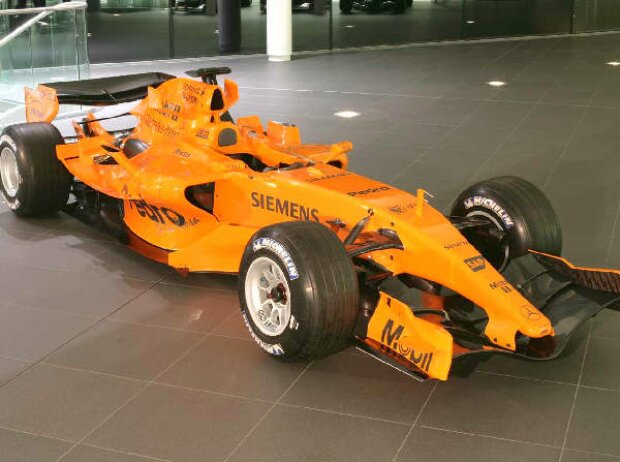 McLaren-Mercedes MP4-21 McLaren-Mercedes MP4-21