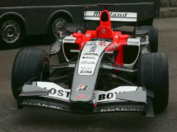 Titel-Bild zur News: MF1-Racing-Toyota M16