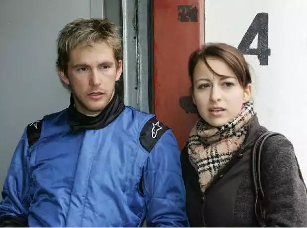 Titel-Bild zur News: Scott Speed mit seiner Freundin Valentina