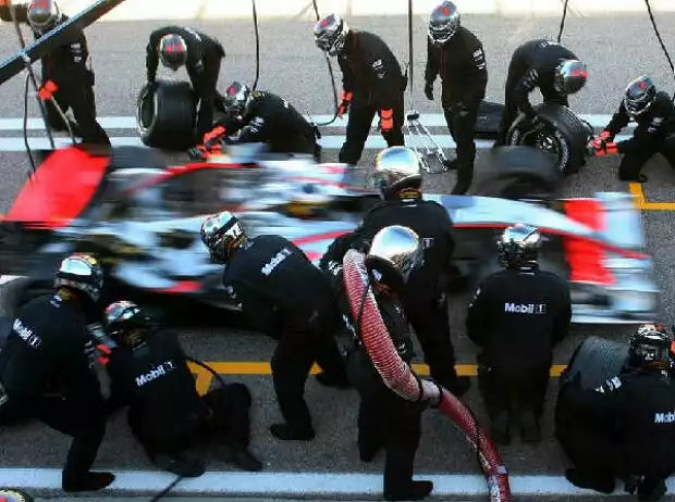 Boxenstopptraining bei McLaren Titel-Bild zur News: Boxenstopptraining bei McLaren