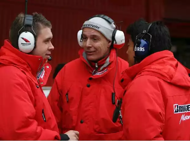 Bridgestone-Ingenieure Titel-Bild zur News: Bridgestone-Ingenieure