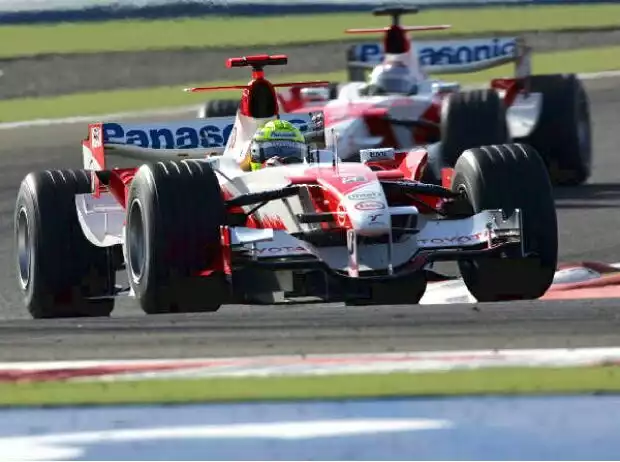 Ralf Schumacher vor Jarno Trulli Titel-Bild zur News: Ralf Schumacher vor Jarno Trulli