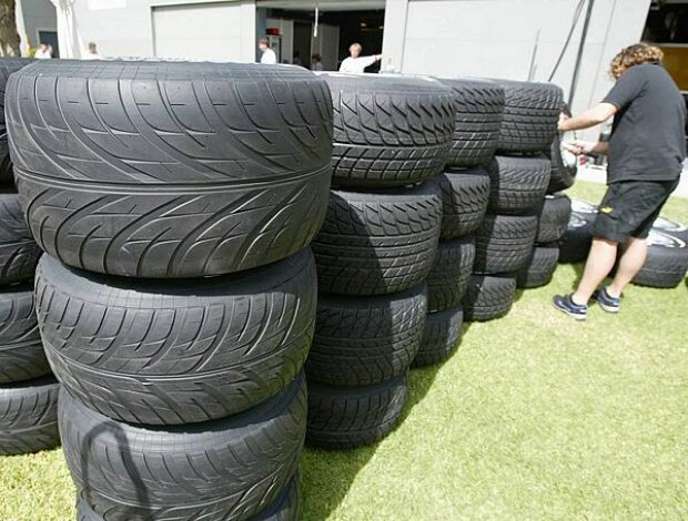 Bridgestone-Regenreifen Bridgestone-Regenreifen