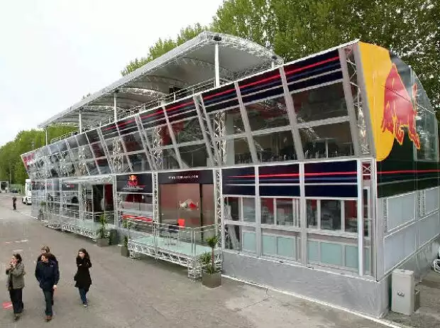 Red-Bull-Motorhome Titel-Bild zur News: Red-Bull-Motorhome
