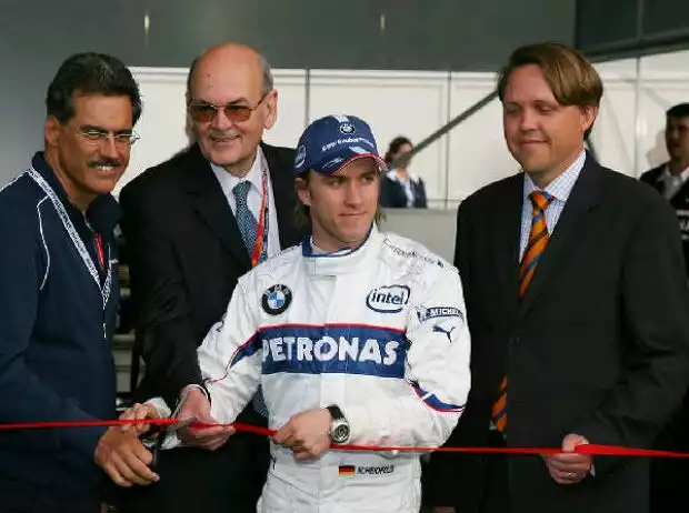 Nick Heidfeld Mario Theissen Titel-Bild zur News: Nick Heidfeld Mario Theissen