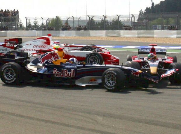 Ralf Schumacher, David Coulthard und Vitantonio Liuzzi Ralf Schumacher, David Coulthard und Vitantonio Liuzzi