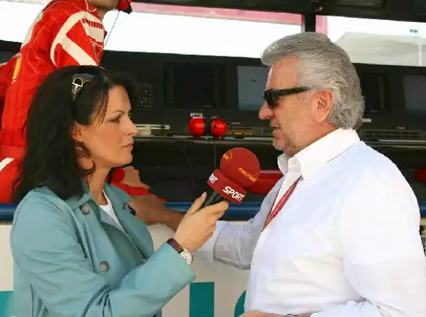 Titel-Bild zur News: Reporterin Tanja Bauer und Willi Weber