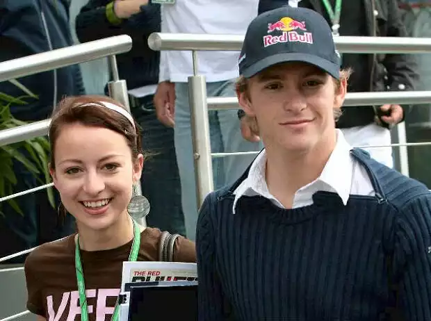 Scott Speed mit seiner Freundin Valentina Titel-Bild zur News: Scott Speed mit seiner Freundin Valentina