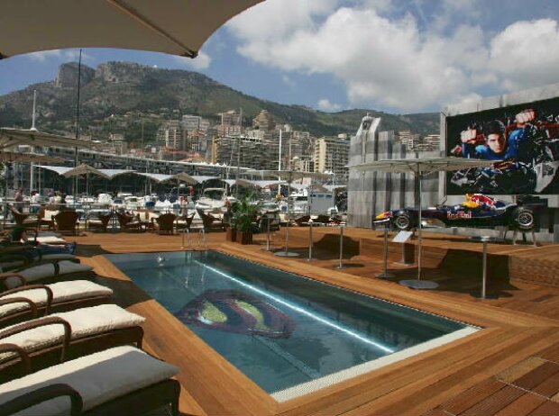 Red-Bull-Motorhome Red-Bull-Motorhome