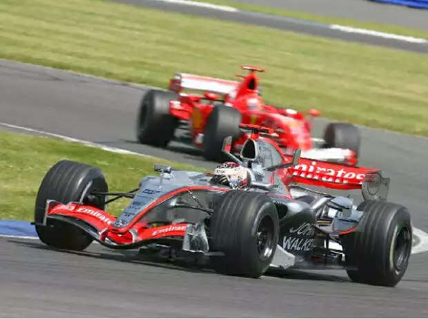 Kimi Räikkönen vor Michael Schumacher Titel-Bild zur News: Kimi Räikkönen vor Michael Schumacher