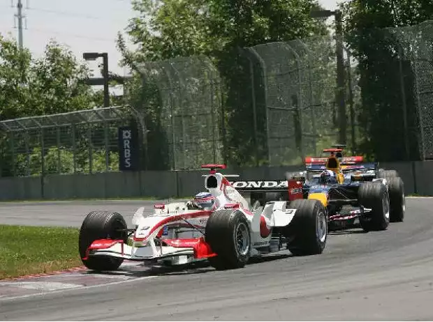 Takuma Sato vor David Coulthard Titel-Bild zur News: Takuma Sato vor David Coulthard