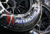 Bild zum Inhalt: Renault und McLaren üben Kritik an Michelin
