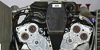 Cosworth-V8-Motor