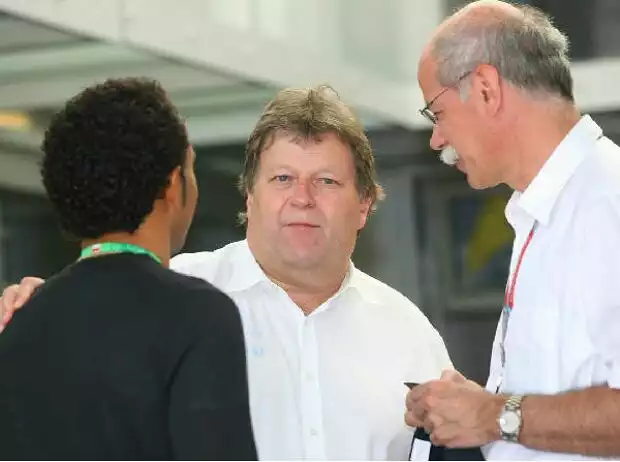 Titel-Bild zur News: Lewis Hamilton, Norbert Haug und Dieter Zetsche