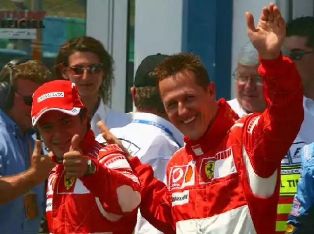 Titel-Bild zur News: Felipe Massa und Michael Schumacher