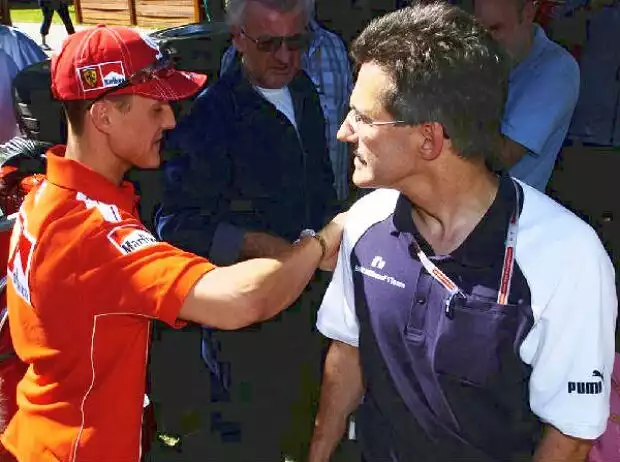 Michael Schumacher und Mario Theissen Titel-Bild zur News: Michael Schumacher und Mario Theissen