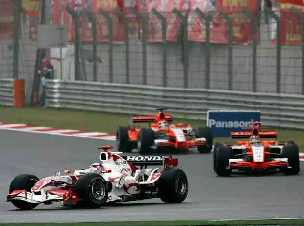 Titel-Bild zur News: Christijan Albers Tiago Monteiro Takuma Sato