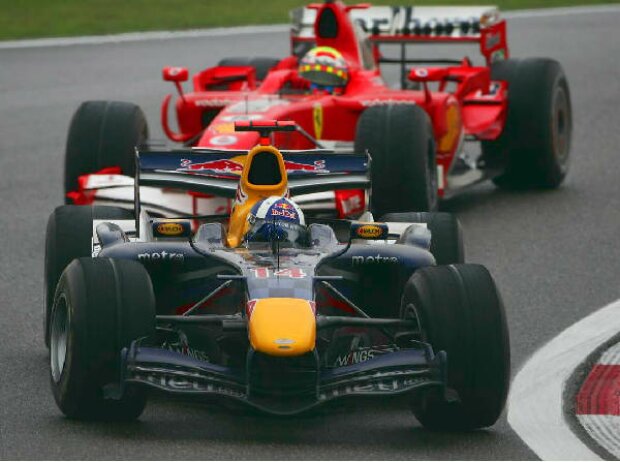 Titel-Bild zur News: David Coulthard vor Felipe Massa