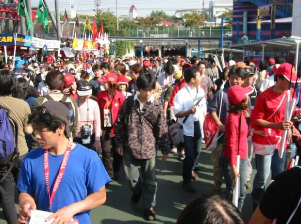 Fans in Japan