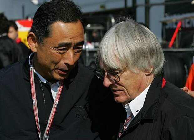 Titel-Bild zur News: Hirohide Hamashima und Bernie Ecclestone