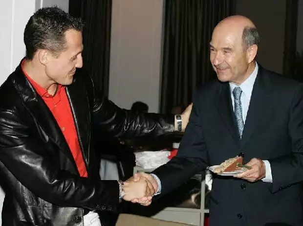 Titel-Bild zur News: Michael Schumacher und Peter Sauber