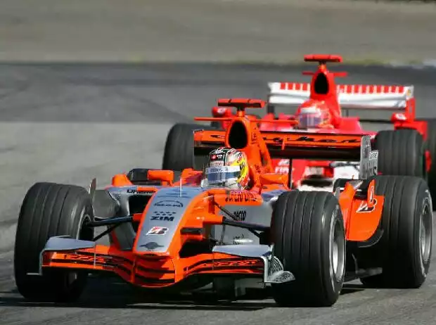 Michael Schumacher Tiago Monteiro Titel-Bild zur News: Michael Schumacher Tiago Monteiro