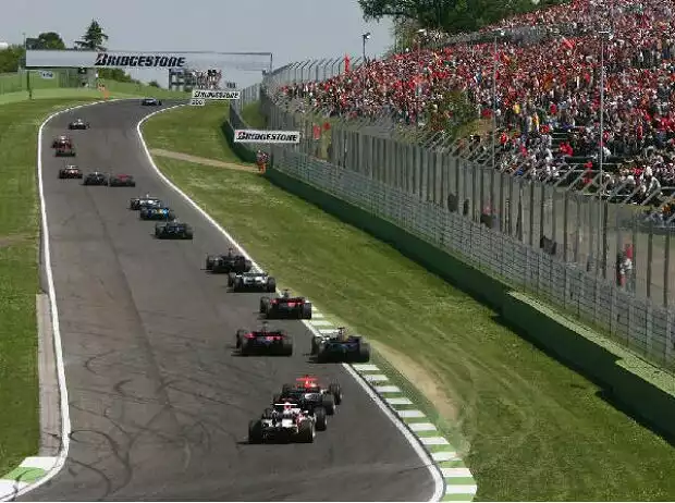 Tosa-Kurve in Imola Titel-Bild zur News: Tosa-Kurve in Imola