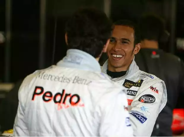Pedro de la Rosa und Lewis Hamilton Titel-Bild zur News: Pedro de la Rosa und Lewis Hamilton