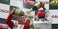 Bild zum Inhalt: Wiedersehen zwischen Hamilton und Rosberg