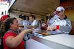 Ralf Schumacher (Toyota) bei einer Autogrammstunde