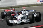 Juan-Pablo Montoya (McLaren-Mercedes), Nico Rosberg (Williams-Cosworth)