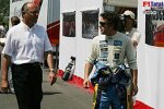 Fernando Alonso (Renault), Ron Dennis (Teamchef) (McLaren-Mercedes)