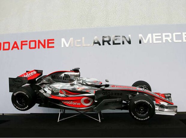 Titel-Bild zur News: McLaren-Mercedes MP4-22