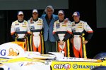 Ricardo Zonta, Nelson Piquet Jr., Flavio Briatore (Teamchef), Heikki Kovalainen und Giancarlo Fisichella (Renault)