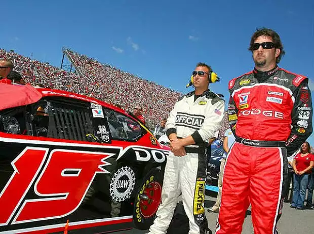 Elliot Sadler Titel-Bild zur News: Elliot Sadler