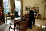 Jimmie Johnson und US-Praesident George W. Bush im Oval Office 